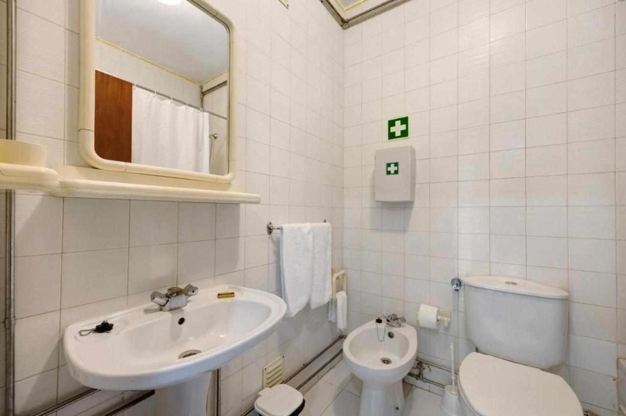 Apartamentos Torre Da Rocha Frente Ao Mar Portimão Eksteriør billede