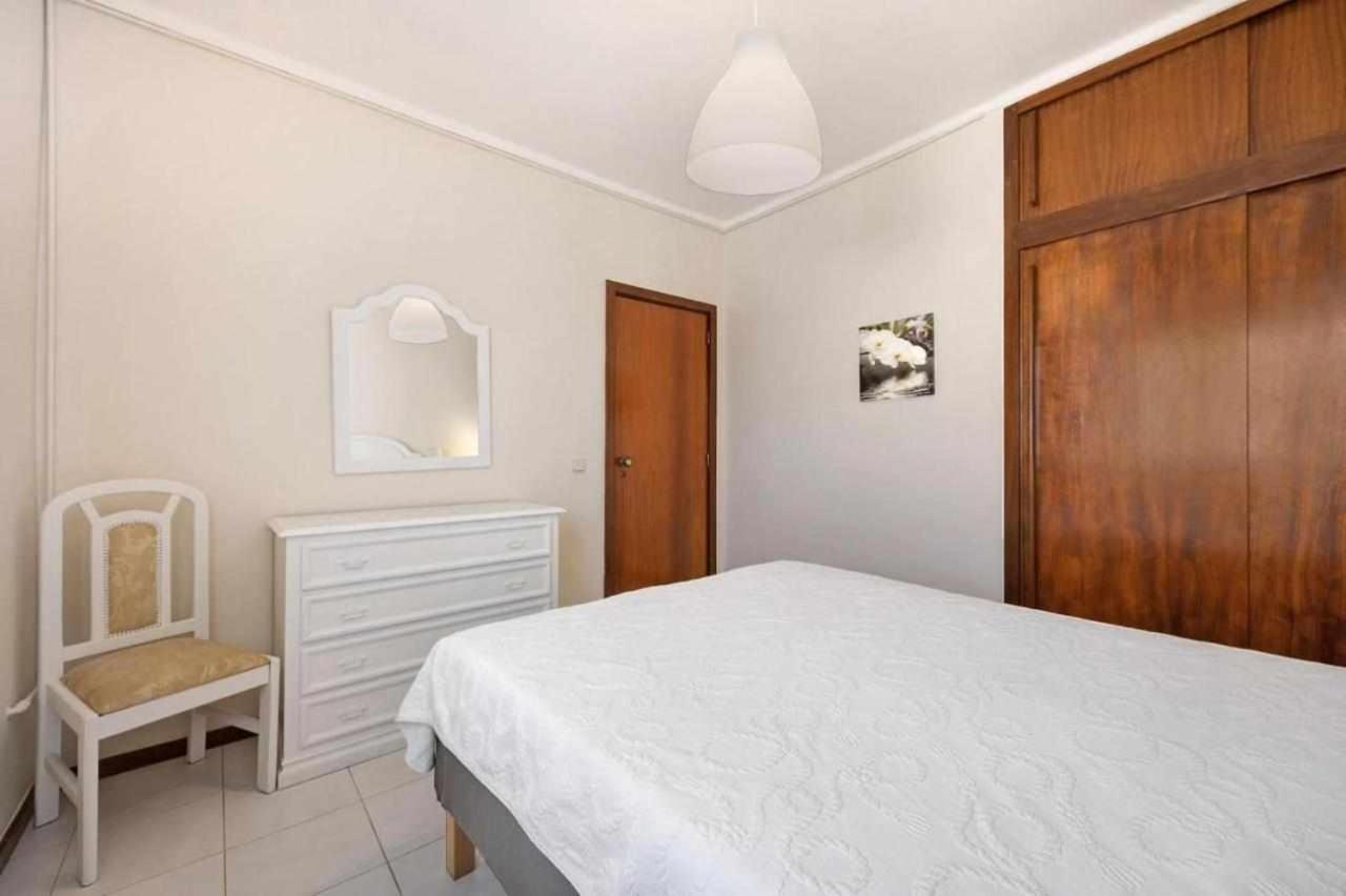 Apartamentos Torre Da Rocha Frente Ao Mar Portimão Eksteriør billede